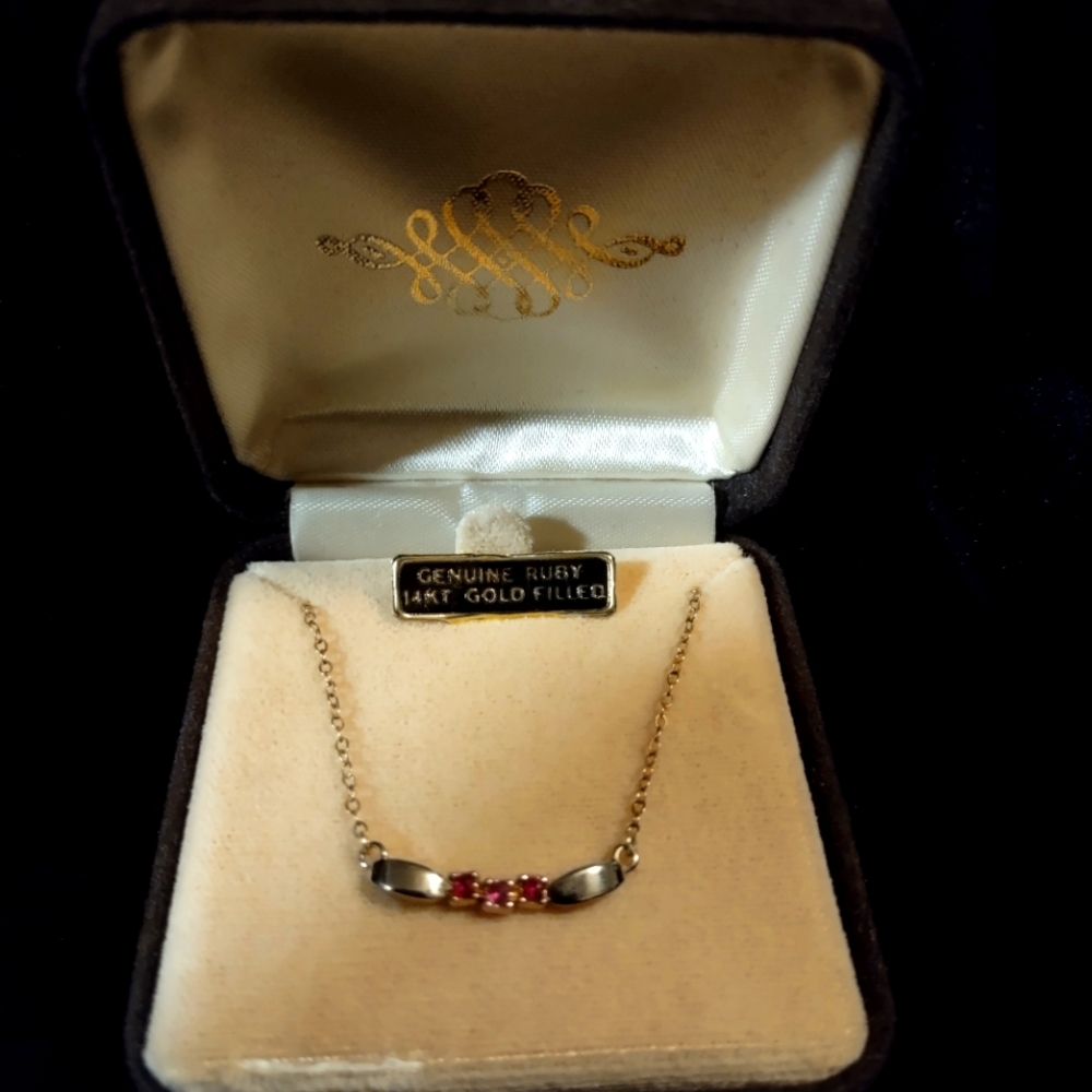 14 KTF & RUBY NECKLACE